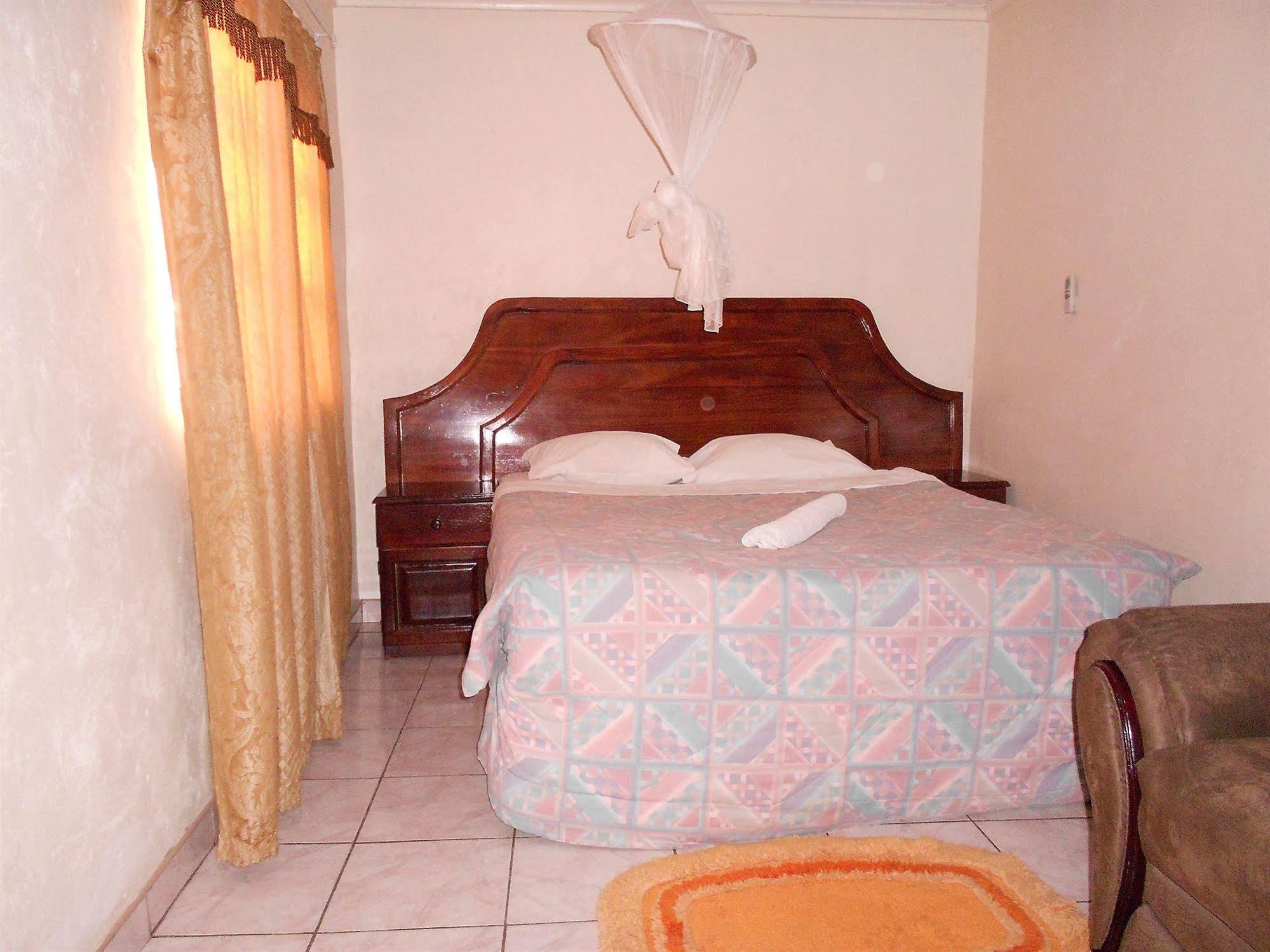 Comfort Corner Guesthouse Livingstone Bagian luar foto