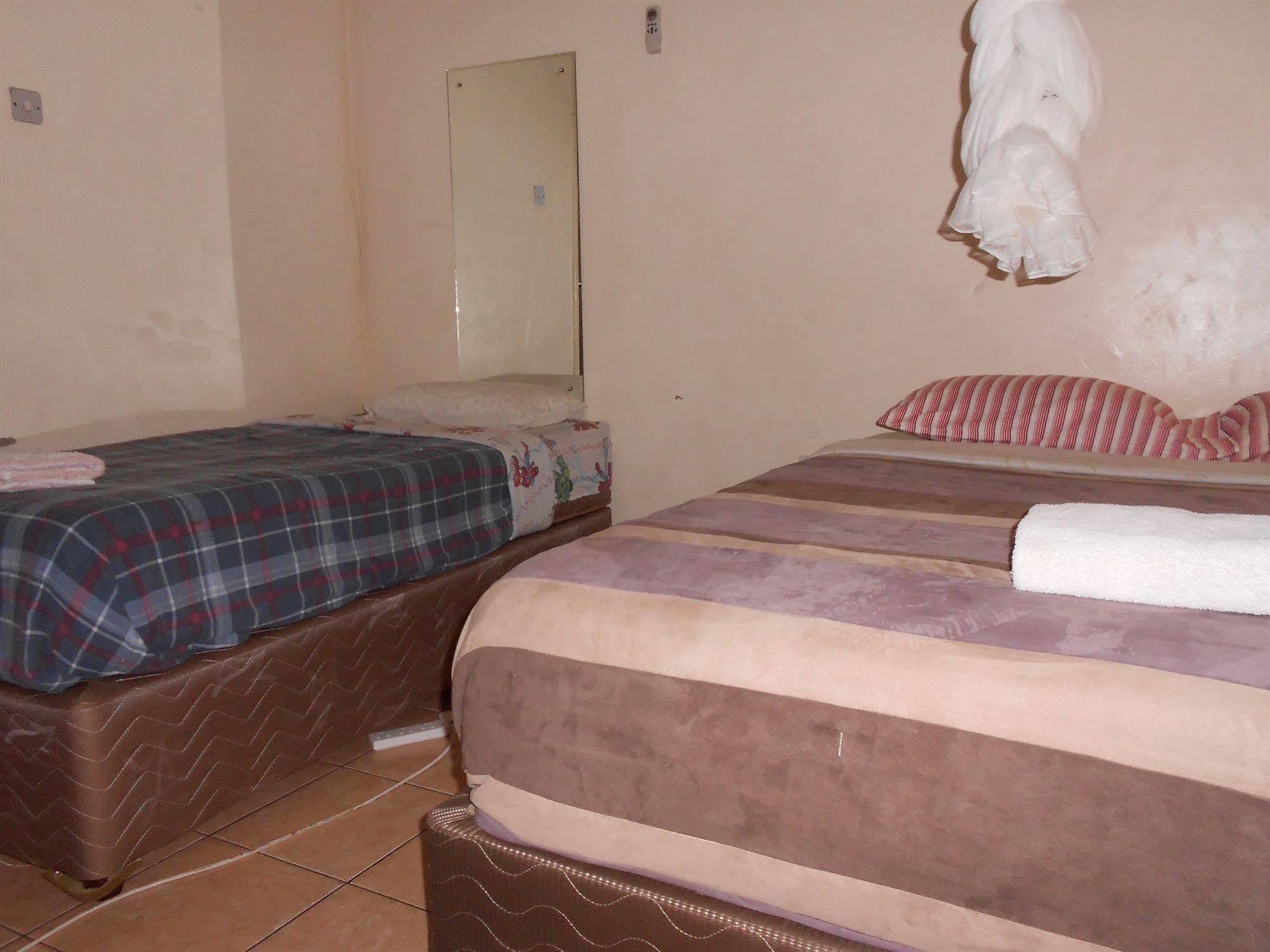 Comfort Corner Guesthouse Livingstone Bagian luar foto
