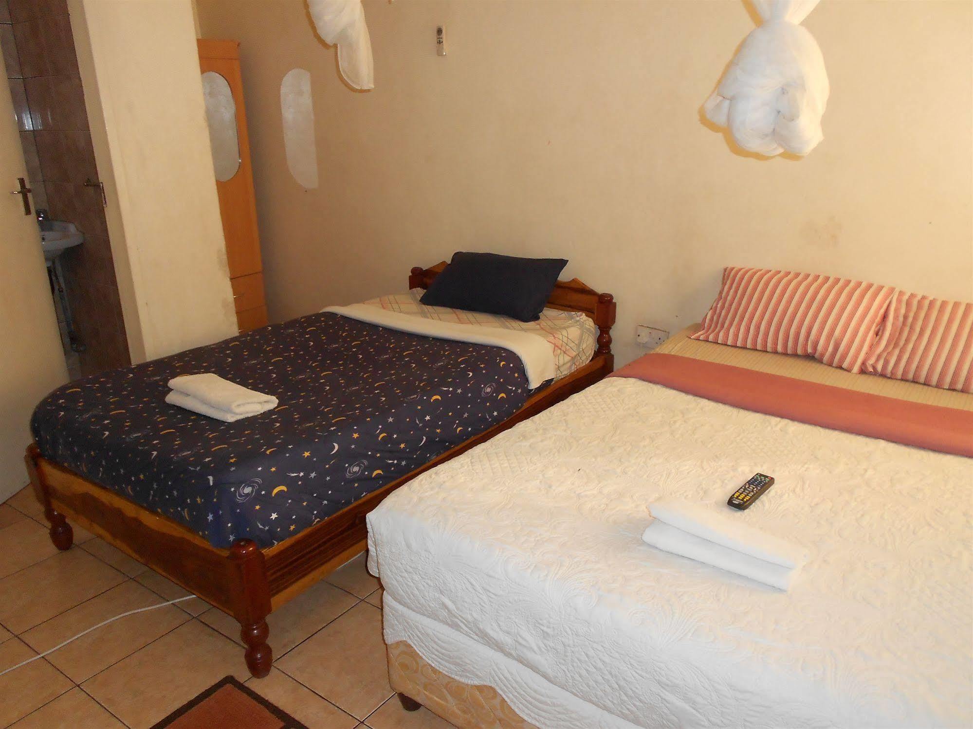 Comfort Corner Guesthouse Livingstone Bagian luar foto