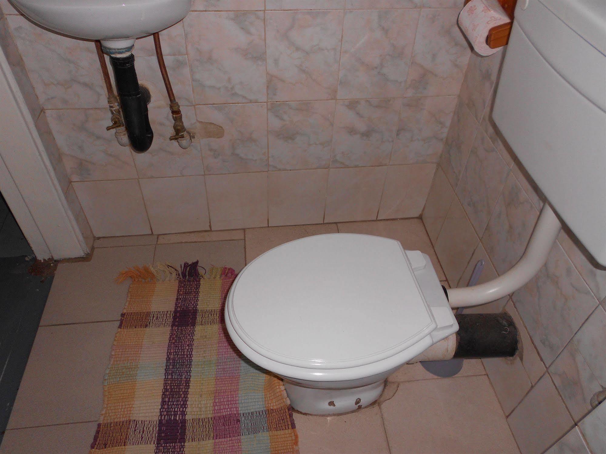 Comfort Corner Guesthouse Livingstone Bagian luar foto